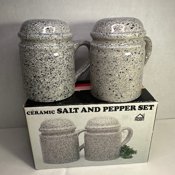 HOAN CERAMIC SPONGE WARE SALT & PEPPER SET MADE IN TAIWAN - Picture 2 of 14